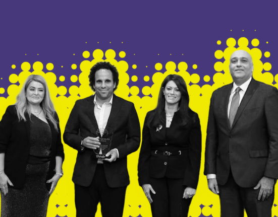 مؤسس ثاندر أحمد حمودة في حفل جريدة أموال الغد